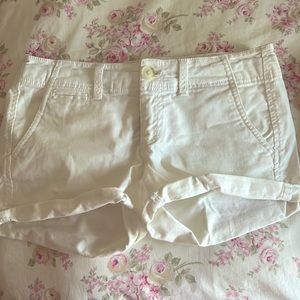 American Eagle Women’s White Khaki Shorts